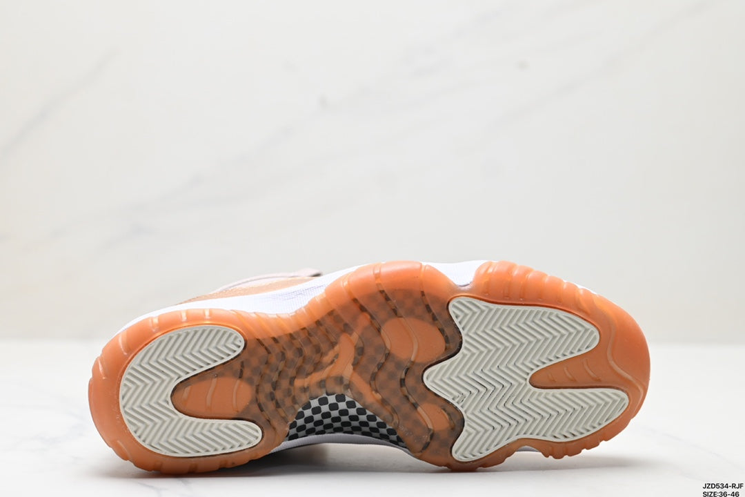 Nike Air Jordan 11 Retro Low Sneakers – Beige & Metallic Gold